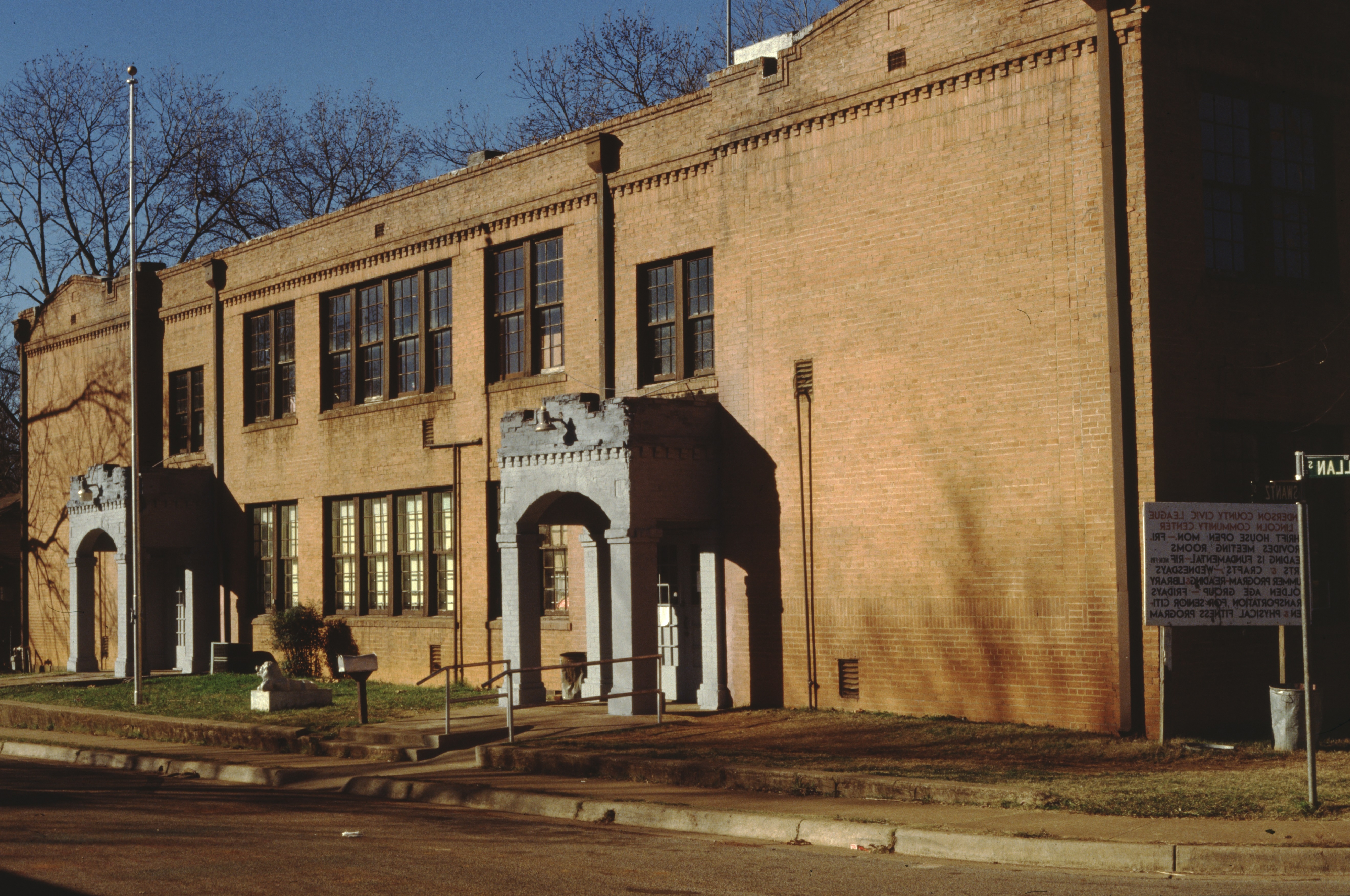 Lincoln School
                        