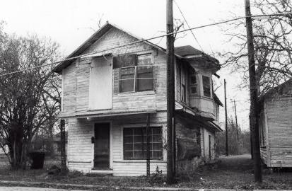 Ella Lewis Store & Rental Hse.
                        