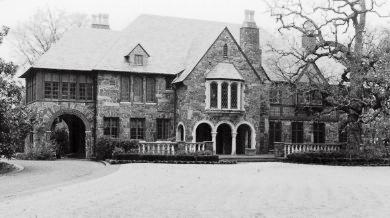 Mills Place Historic District
                        