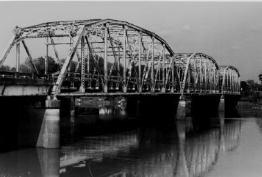 State Highway 3 Bridge at Trinity River
                        