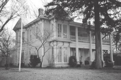 House at 418 North College/Waxahachie
                        