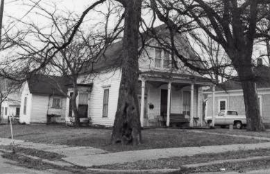 House at 705 3rd Se, SE
                        