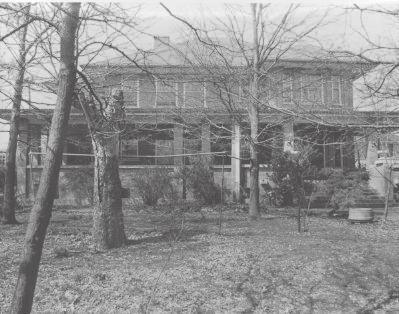 Burrus--Finch House/405 N. Waddill
                        