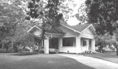 Parker--Bradshaw House/213 Raguet St. N
                        