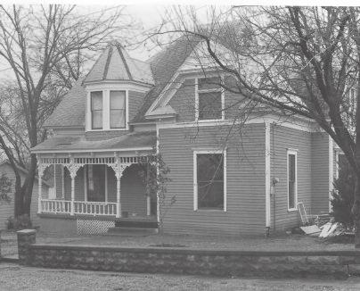 Coggins, J.R., House/805 Howell
                        