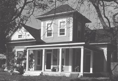 House at 404 North Dallas
                        