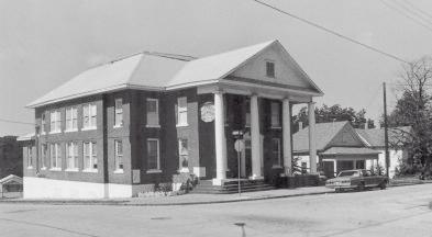 Tenth Street Historic District
                        