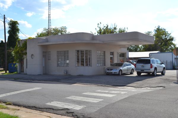 Conoco Gas Station, 232 Jefferson St
                        